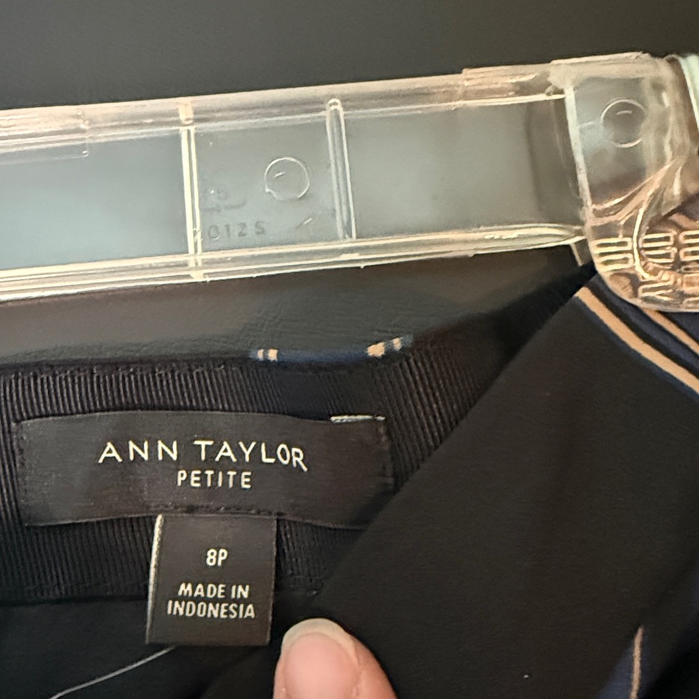 Ann Taylor Navy Geometric A-Line Skirt 8 petite - Picture 6 of 6